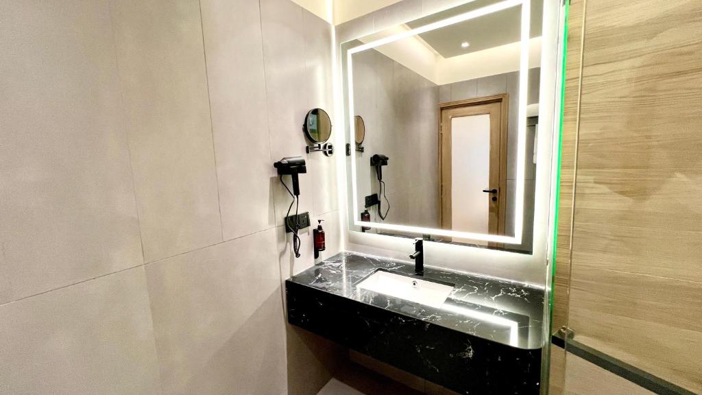 Executive Suite at Aurhom by Royal Inn, photo 8 of 8