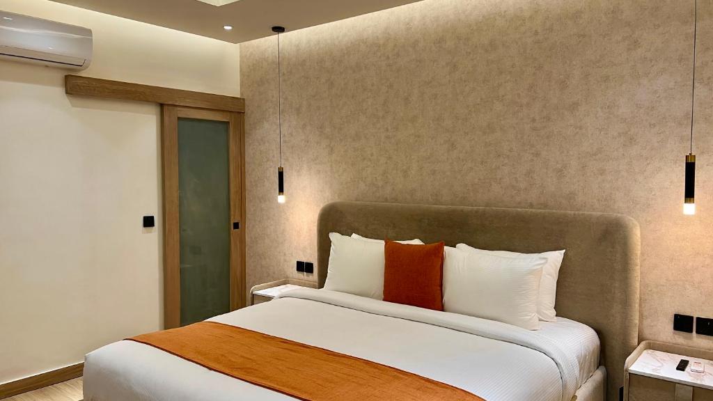 Superior Double or Twin Room at Aurhom by Royal Inn, photo 2 of 7