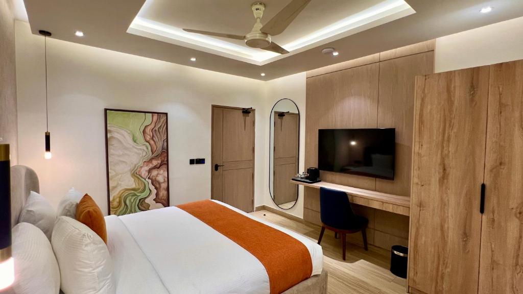 Superior Double or Twin Room at Aurhom by Royal Inn, photo 4 of 7